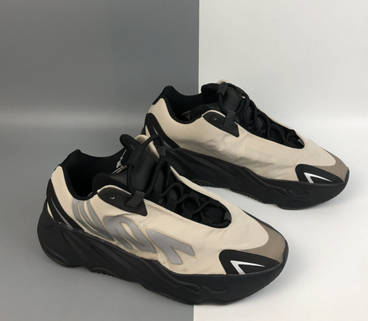 Yeezy Boost 700 MNVN
