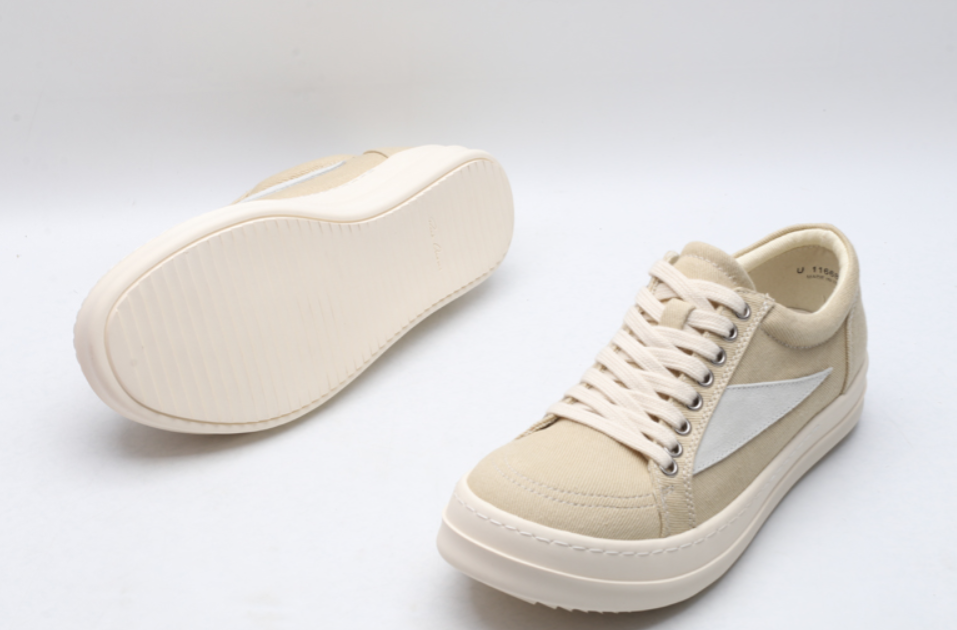 Rick Owen’s Low-Top sneakers